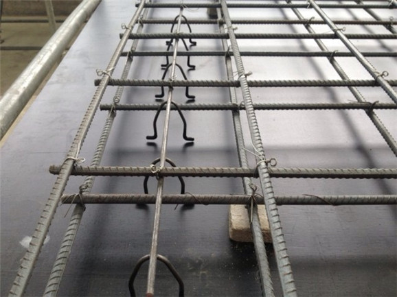 用于上下两层板钢筋中间,用于固定上层板钢筋,并作为楼板混凝土保护层